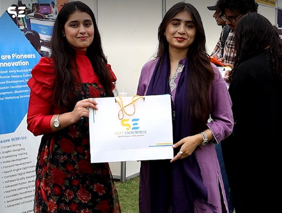 Award ceremony for Soft Enterprise at UOL Career Fair 2025.